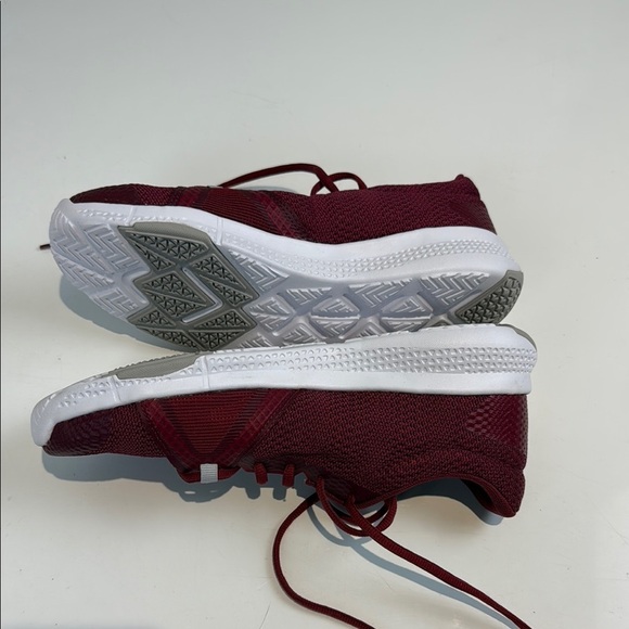 Reebok Burgundy Sneakers Bold Low-Top Design - Picture 2 of 10